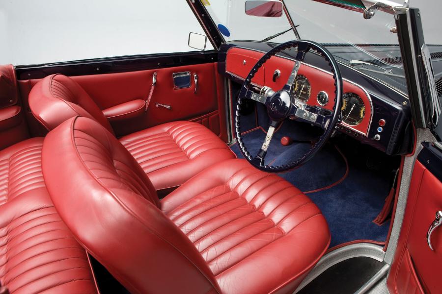 Интерьер Delahaye 135 Cabriolet par Graber 1946 года  (фото 14 из 18)